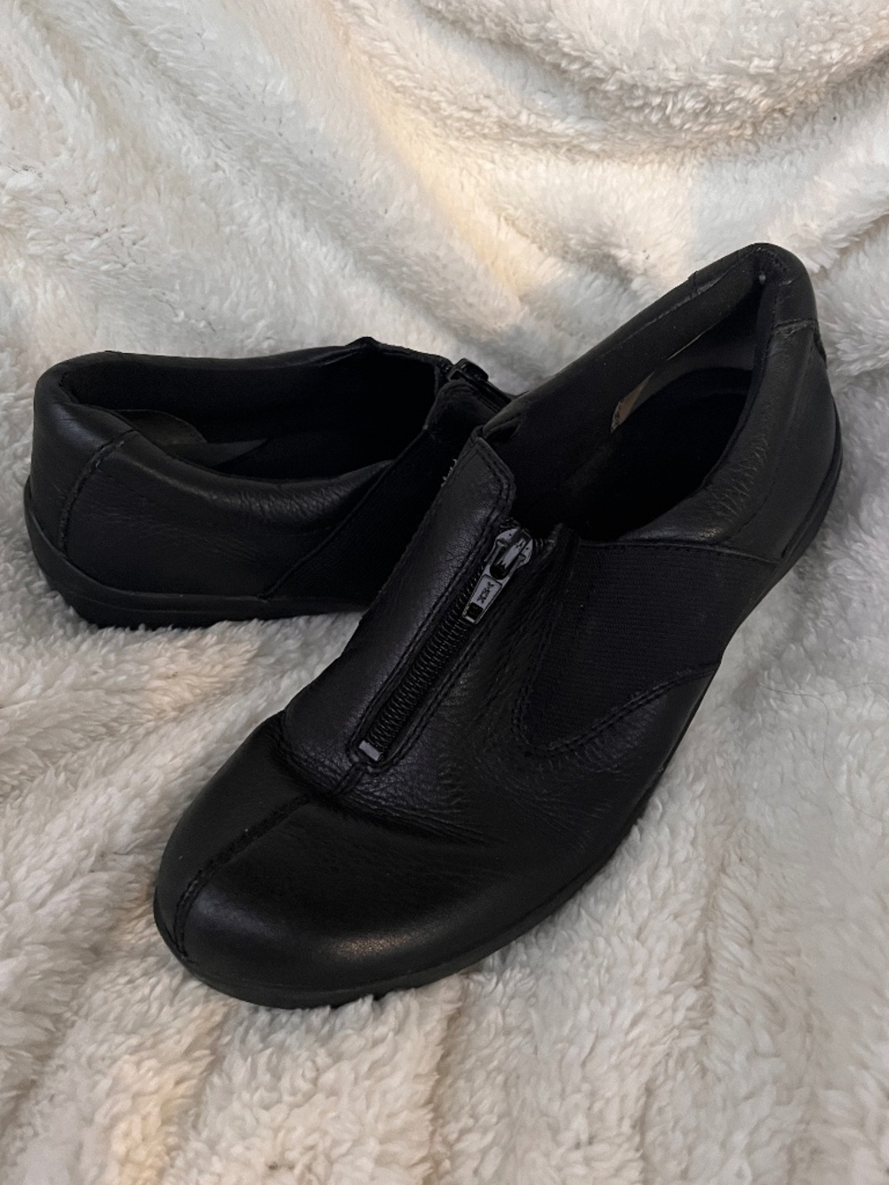 Easy Spirit Black Leather Front Zip Comfort Shoes Women's Size 7